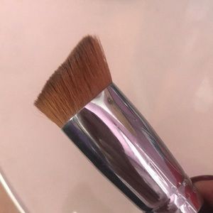 Younique Liquid Foundation Brush